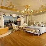 Üdülőközpont The Plaza Bodrum 5*