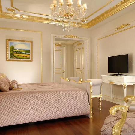 אתר נופש The Plaza Bodrum 5*