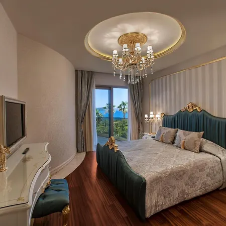 The Plaza Bodrum منتجع 5*